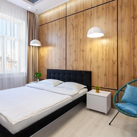 Leogrand Vip Apartments On Pidhirna 3 利沃夫 外观 照片