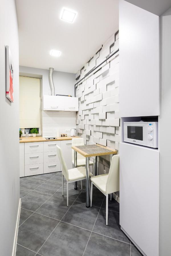 Leogrand Vip Apartments On Pidhirna 3 利沃夫 外观 照片