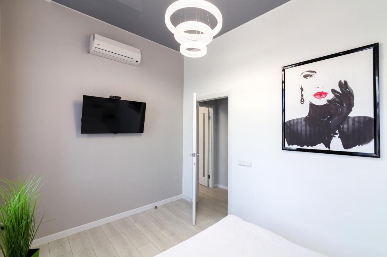 Leogrand Vip Apartments On Pidhirna 3 利沃夫 外观 照片
