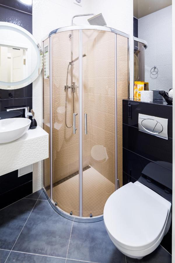 Leogrand Vip Apartments On Pidhirna 3 利沃夫 外观 照片